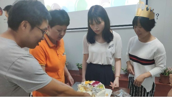 草莓视频在线观環保6月員工生日會，一起走（zǒu）過的日子